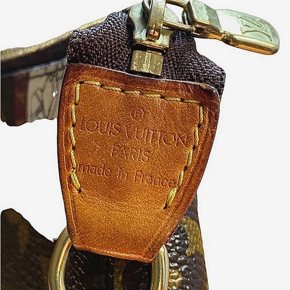 Limited Edition Louis Vuitton Monogram Pochette - Picture 8 of 8